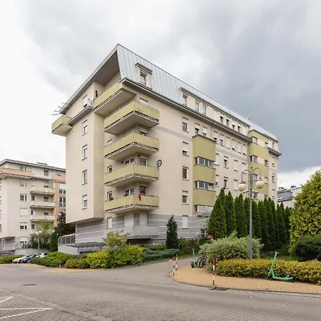 Pleasant With Terrace Cracow By Renters Appartement Cracovie