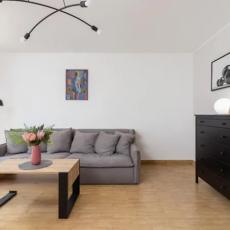 Appartement Pleasant With Terrace Cracow By Renters