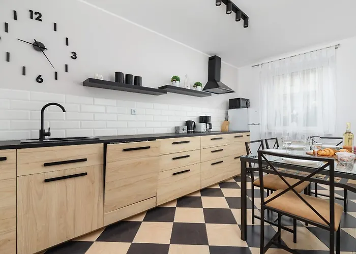 Pleasant With Terrace Cracow By Renters Apartment